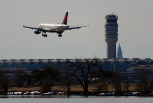 Planes forced into 'go-arounds' after Army helicopter's 'scenic' route to Pentagon