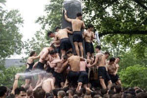Relying on teamwork, Naval Academy plebes conquer 75-year tradition