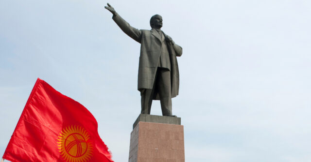 Kyrgyzstan Removes Statue of Communist Lenin from Second City