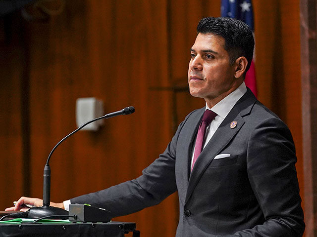 Arizona’s GOP House Leader Sinks Amendment Barring State Benefits for Illegal Migrants