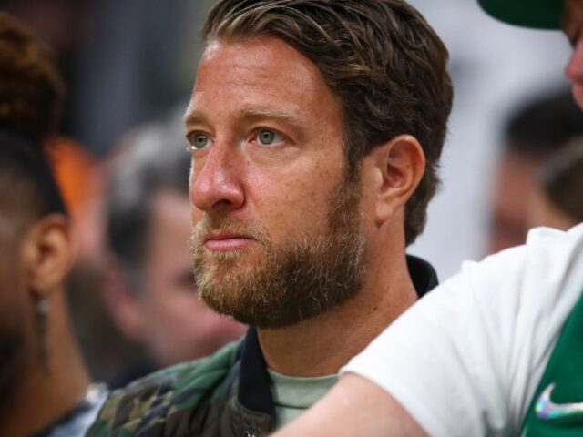 WATCH: Man Shouts Antisemitic Slur at Dave Portnoy During Barstool Pizza Review