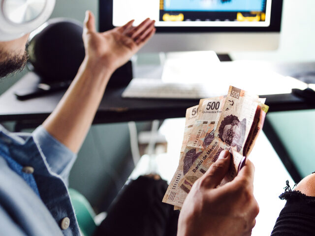 Authorities in Cancun Warn of Counterfeit Mexican Currency Being Sold on Facebook