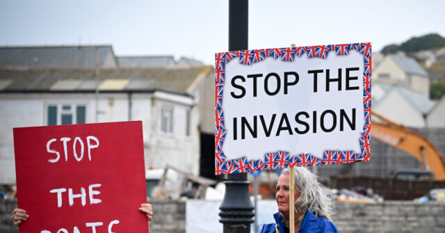 UK: Concern About Migration Listed as 'Right-Wing Terrorist Ideology'