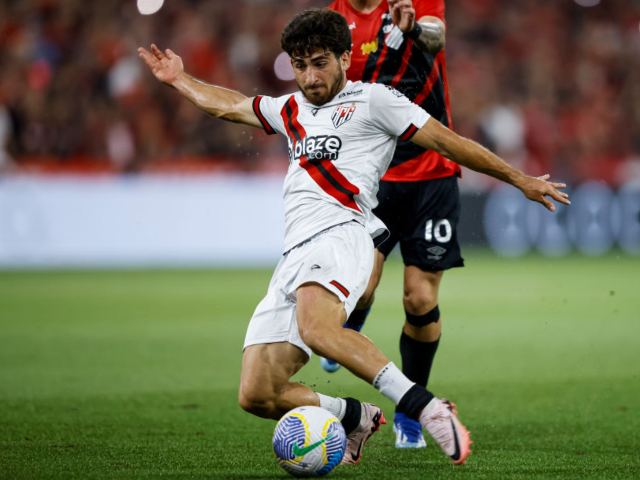 Venezuelans in Exile Ask U.S. to Revoke Visa of Socialist Governor’s Soccer Star Son