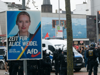 Police protect the participants of the AFD rally for the upcoming election in Oberbilk mar
