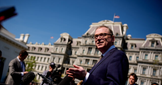 Economists Find Bigger Payoff From Expensing as Senate Weighs Tax Plan