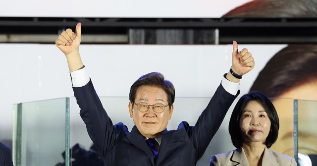 South Korea: Courts Postpone Corruption Cases Against Leftist President Indefinitely