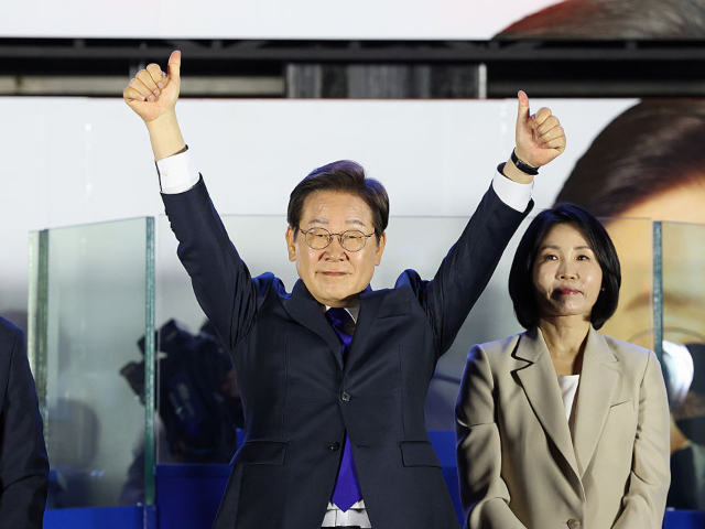 South Korea: Courts Postpone Corruption Cases Against Leftist President Indefinitely