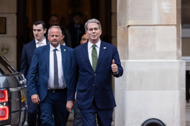 US, China to Resume Trade Talks Scott Bessent, US treasury secretary, center, following trade talks at Lancaster House in