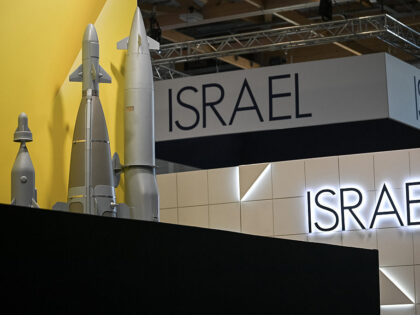 Israeli Exhibitors Shrouded in Black Cloth at French Arms Fair