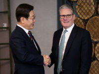 Whoops! Starmer Gaffes With Handshake For Interpreter as South Korean President Enters Behind Him