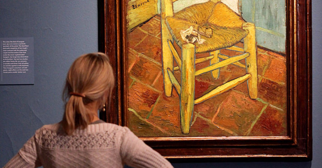 WATCH — ‘Every Museum’s Nightmare’: Squatting Tourist Damages Artist’s ‘Van Gogh’ Chair in Italy