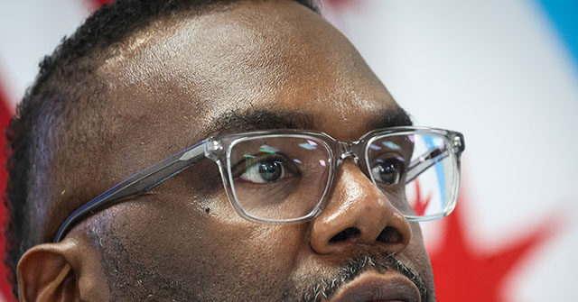Brandon Johnson Urges Chicagoans to 'Rise Up' Against ICE
