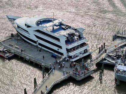 VIDEO: Dozens Injured When NYC Party Yacht Slams into Pier