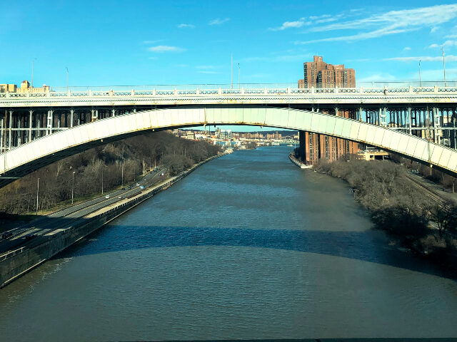 Washington Bridge, built in 1888, over Harlem River as seen from Alexander Hamilton Bridge