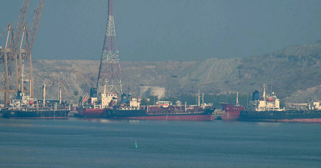 Shipping Rates Remain High as Ceasefire with Iran Begins