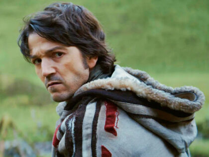 Actor Diego Luna Bashes Trump’s Immigration Crackdown; Conflates Illegal, Legal Immigrants: &