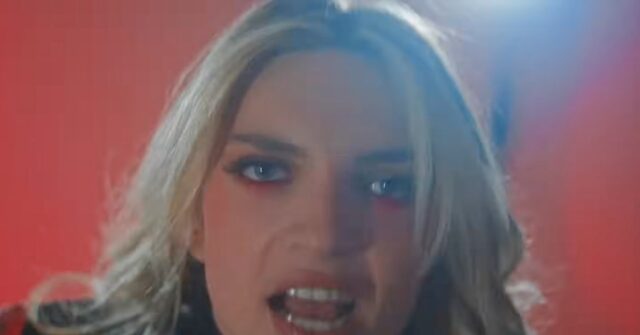 Pop Singer Samsara Becomes 'First Transgender Musician' to Tour UK Schools