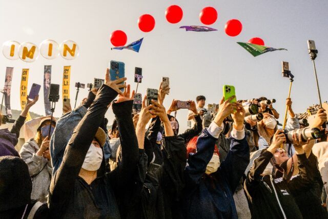 Fan frenzy is in full swing in South Korea after four members of the K-pop supergroup comp