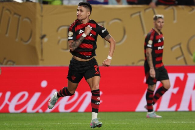 Luiz Araujo celebrates after scoring Flamengo's second goal in their 2-0 win over Esperanc