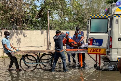 Many of the first responders at the crash site were volunteers workimng in the neighbourho