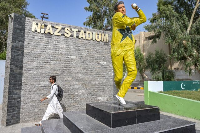 Wasim Akram praised the effort of the artist who created his statue, despite it drawing sc