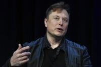 Elon Musk pulls back on threat to withdraw Dragon spacecraft