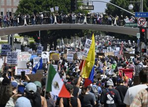 700 Marines deployed to LA as Trump, Gov. Newsom clash over response
