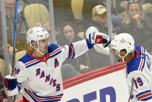 Anaheim Ducks trade for New York Rangers veteran Chris Kreider
