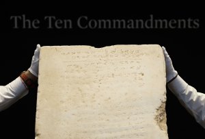 Appeals court panel rules against Louisiana Ten Commandments law