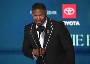 Babyface, Jennifer Hudson honor Jamie Foxx at BET Awards - Breitbart