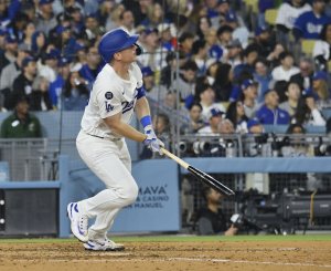 Dodgers' Will Smith hits record third pinch-hit, walk-off home run