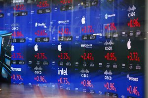 Investors flock to Chinese herbal medicine stock with no revenues