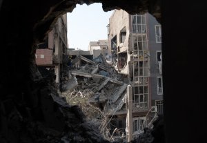 Israel, Iran resume missile exchange, threaten more attacks