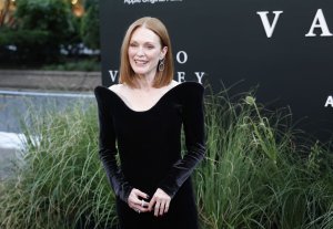 Julianne Moore on 'Sirens' Season 2: 'It's not up to me'