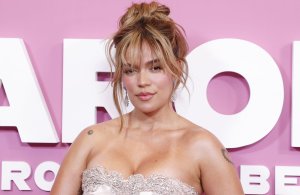 Karol G performs 'Papasito,' talks new album on 'Tonight'