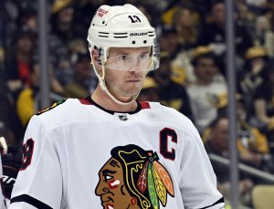 NHL: Longtime Blackhawks star Jonathan Toews to sign with Jets