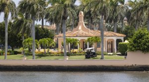 Secret Service agents arrest man who scaled wall at Mar-a-Lago