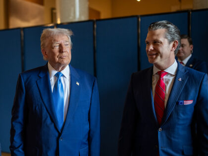 President Donald Trump speaks with Vice President JD Vance and Defense Secretary Pete Hegs