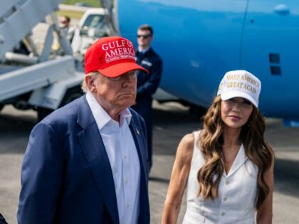 President Donald Trump, Florida Governor Ron DeSantis (R) and Secretary of Homeland Securi