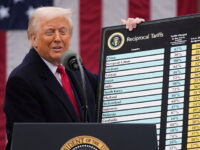 Trump Floats Rebate for Americans Thanks to Tariff Revenue