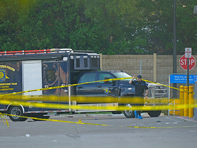Title: US Michigan Walmart Stabbing Image ID: 25208413251792 Article: Law enforcement offi