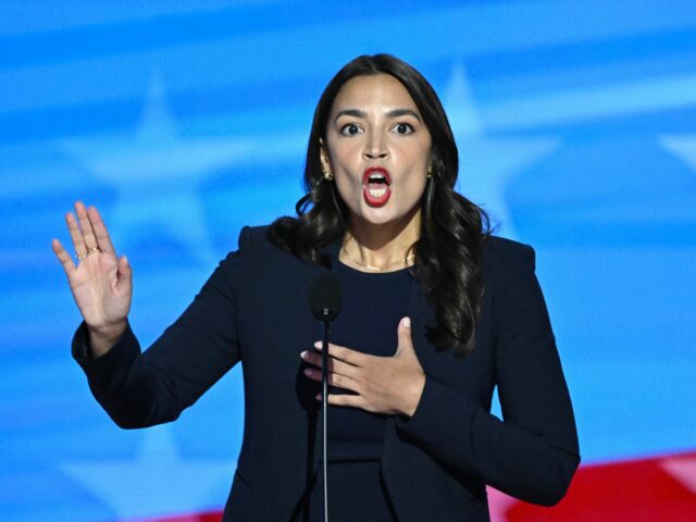 Alexandria Ocasio-Cortez responds to critics US Representative Alexandria Ocasio-Cortez (D-NY) speaks on the first day of the Democrati