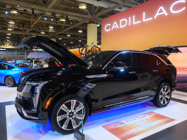 Cadillac Escalade 2025/02/14: Cadillac 2025 escalade IQ presented at the 2025 Canadian International AutoSho