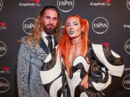 REPORT: Seth Rollins and Becky Lynch’s Beach Home Burglarized