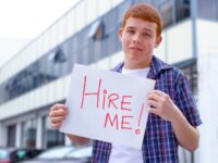 WSJ: AI Disrupts Entry-Level Job Market for College Grads, Threatening Traditional Career Paths