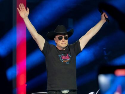 Elon Musk cosplays as a Texan