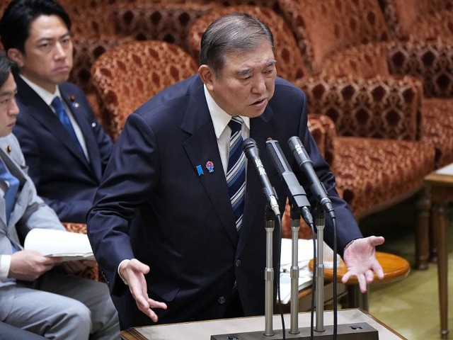 Japan’s Ruling Conservatives See Ratings Collapse as Trump Trade Talks Go Nowhere