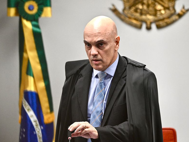 GettyImages-2218819144 Brazilian Supreme Court Judge Alexandre de Moraes speaks during hearings involving former