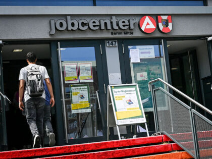 25 June 2025, Berlin: The entrance to the Jobcenter Berlin-Mitte. Berlin's job center